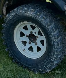 Cerchi Suzuki di 15 e Gomme extreme 235 75 15