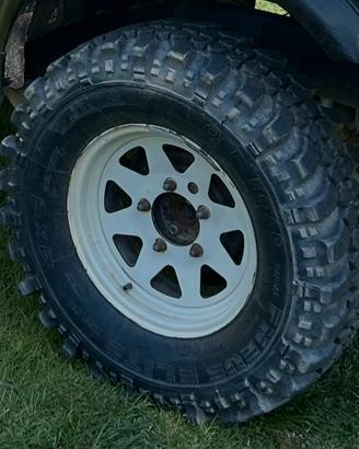 Cerchi Suzuki di 15 e Gomme extreme 235 75 15