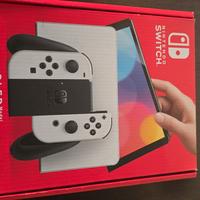 NINTENDO SWITCH OLED BIANCA