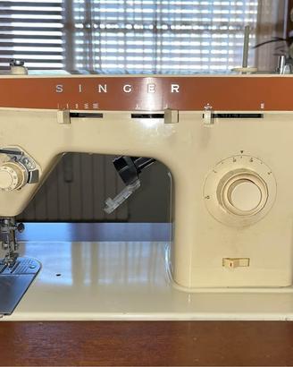 Macchina da cucire vintage Singer 368