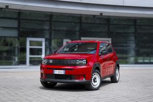 FIAT Grande Panda 44Kwh Red