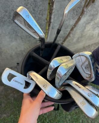 mazze da golf e sacche