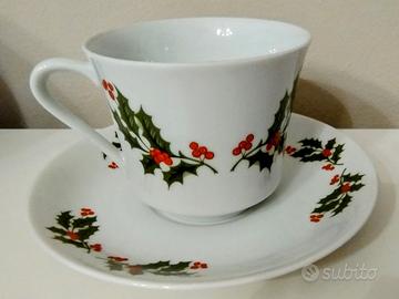 Tazza da thè con piattino natalizia giapponese.