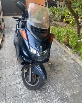 Yamaha majesty 250