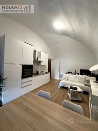 PRESTIGIOSO AMPIO BILOCALE mq 75 nel CUORE DI VICE