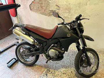Moto yamaha dt 125x con scarico arrow