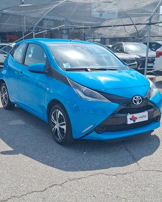 Toyota Aygo 1.0 VVT-i 69 CV 5 porte x-cool TSS
