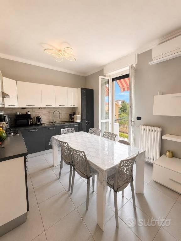 Appartamento di 109 m² con 4 locali e box auto a B - Vista 2