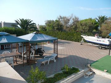 Villa a 80 metri dal mare a Mola di Bari