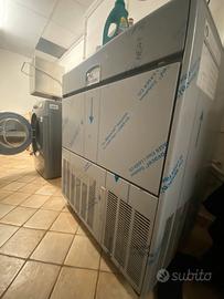 Lavastoviglie industriale