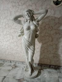 Statua