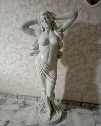 Statua