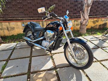 Honda Shadow pari al nuovo pochi km