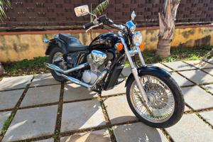 Honda Shadow pari al nuovo pochi km