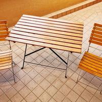 Tavolo e 2 Sedie. Set completo