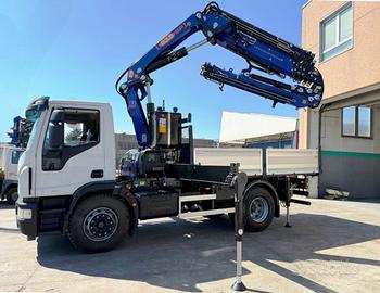 IVECO EUROCARGO 180E32K Camion/ Ribal/ Gru