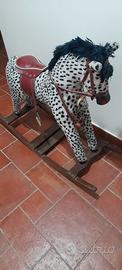 Grande cavallo a dondolo appaloosa