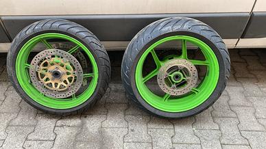 Cerchi e gomme kawasaki z 750 usati