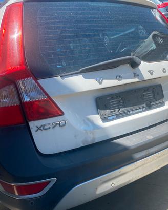 Ricambi usati per Volvo XC70 2.4D del 2010