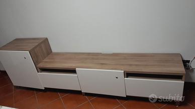 mobile TV ikea con piedini in acciaio