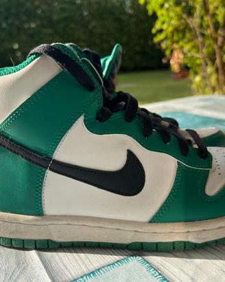 Nike Air Jordan 1 Verdi e Bianche