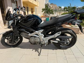 Suzuki Gladius 650 SGV