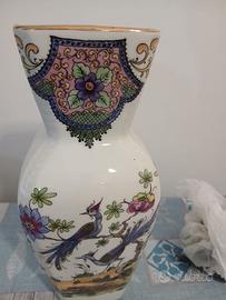 Vaso ceramica con decorazioni floreali