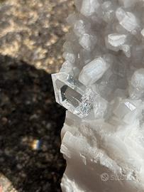 Minerali Quarzo su Dolomite