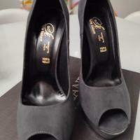 scarpa con tacco alto