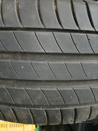 Pneumatico 225/45r17