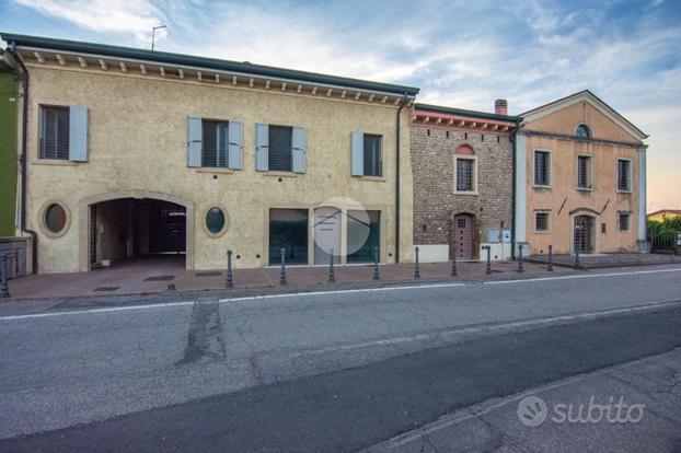 2 LOCALI A VILLAFRANCA DI VERONA