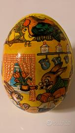 Uovo di Pasqua vintage in cartone decorato