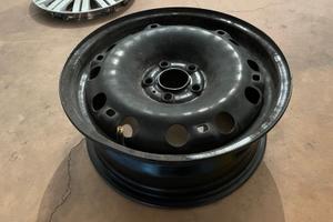 Cerchi R15 V.W. Polo V+Calze da neve omologate