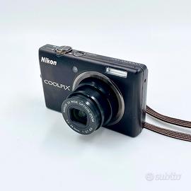 Nikon Coolpix S570 Nera