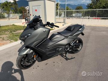 YAMAHA TMAX 560 2026 TECH KAMO!!