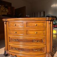 Cassettiera in legno classica