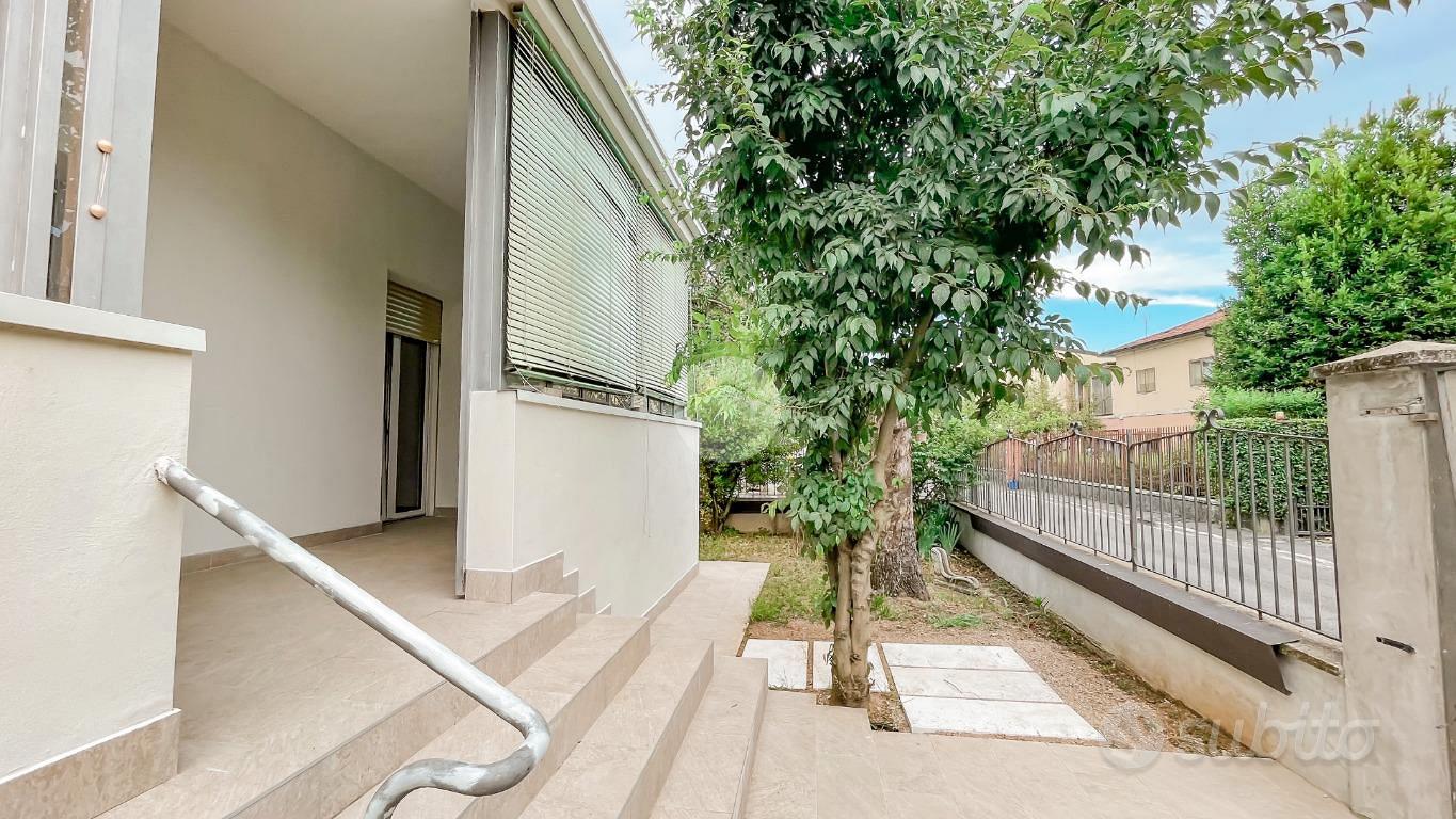 VILLA SINGOLA A CHIARI - Vista 3