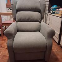 Poltrona Relax Elettrica Alzapersona – Come Nuova 