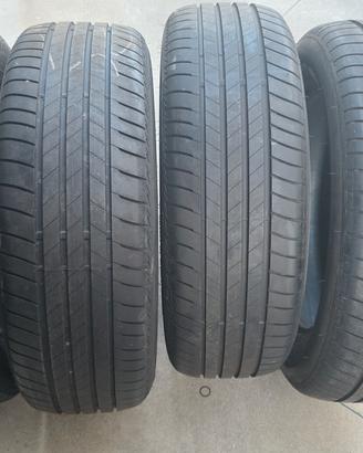gomme 215/55 r17
