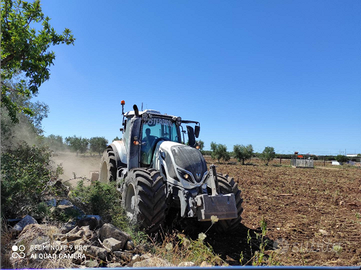 Trattore agricolo valtra