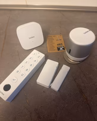 Serratura smart Tedee Go2 completa di accessori