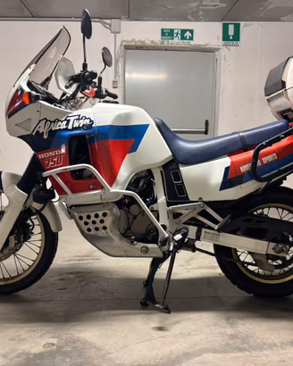 Africa Twin 750 del 1994 RESTAURATA
