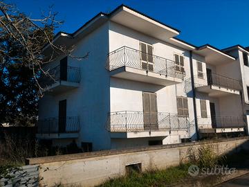 Viletta 2 piani e 2 appartamenti frazionabili