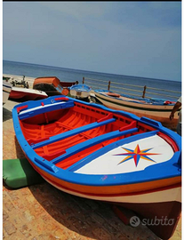 Barca in legno con motore