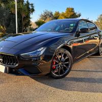 MASERATI GHIBLI 3.0d GRANSPORT “NERISSIMO”