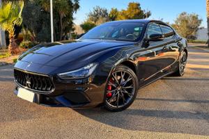 MASERATI GHIBLI 3.0d GRANSPORT “NERISSIMO”