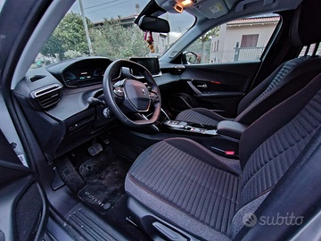 Peugeot 2008-e active