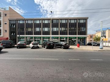 Via Brigata Sassari ufficio pronto all'uso