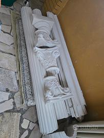 colonne,capitelli  e cornici in gesso 