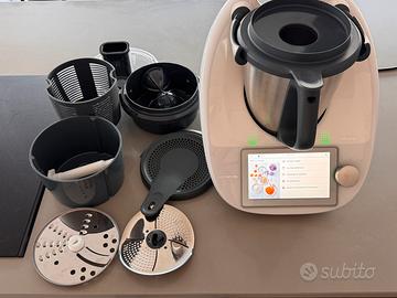 Bimby Vorwerk TM6 come nuovo +Kit accessori